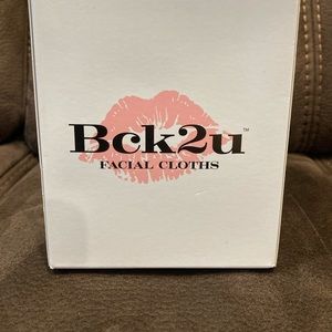Bck2u 25 microfiber facial cloths, New, unopened